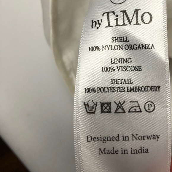 byTiMo Petals In the Sky Embroidered Top - Picture 2 of 6